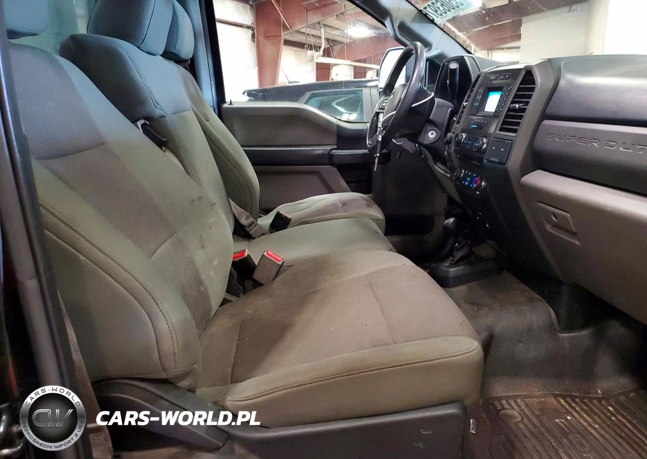 2017 Ford F250 Super Duty VIN:1FTBF2B63HEC52697 - 10