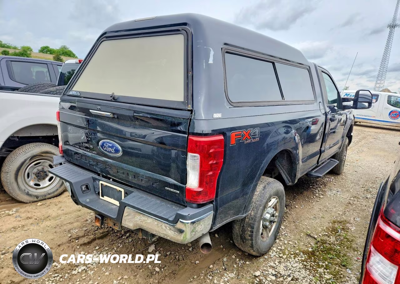 2017 Ford F250 Super Duty VIN:1FTBF2B63HEC52697 - 3
