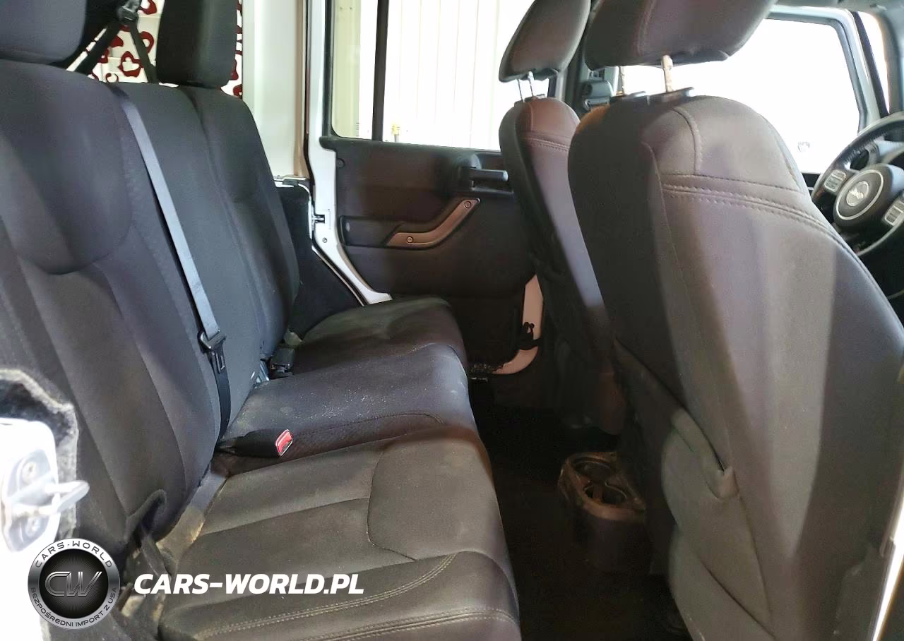 2014 Jeep Wrangler Unlimited Sport VIN:1C4BJWDG6EL177089 - 10