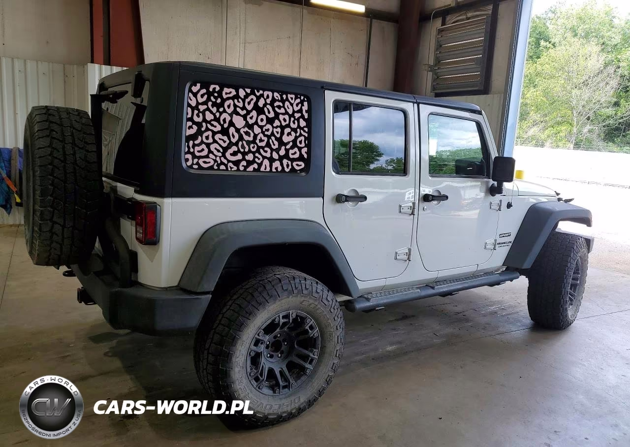 2014 Jeep Wrangler Unlimited Sport VIN:1C4BJWDG6EL177089 - 3