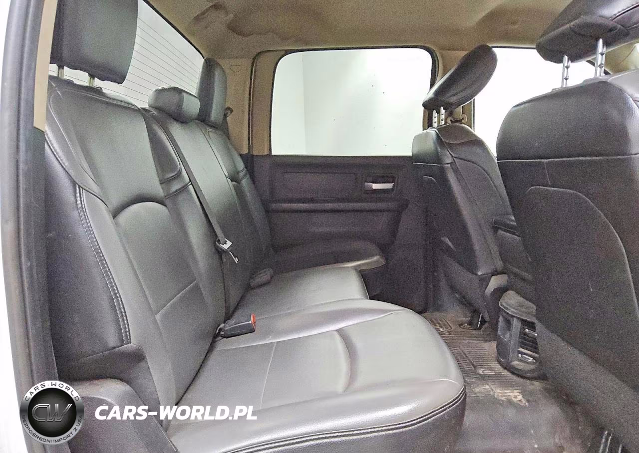 2019 Ram 2500 Tradesman VIN:3C6UR4HJ9KG573755 - 10