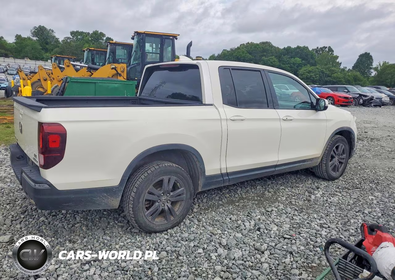 2019 Honda Ridgeline Sport VIN:5FPYK3F12KB030644 - 3
