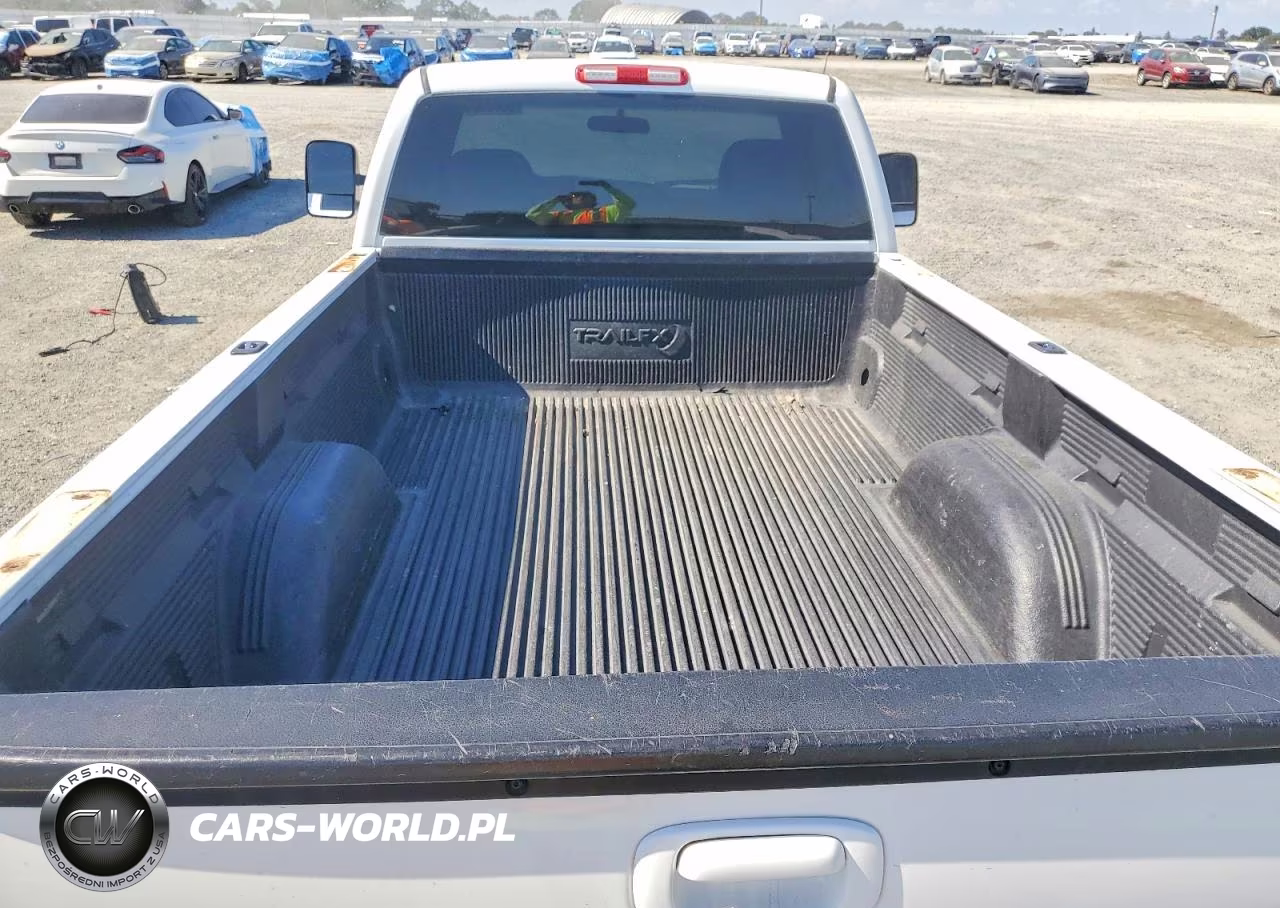 2002 Chevrolet Silverado C1500 Custom VIN:1GBHC24U32Z243095 - 10