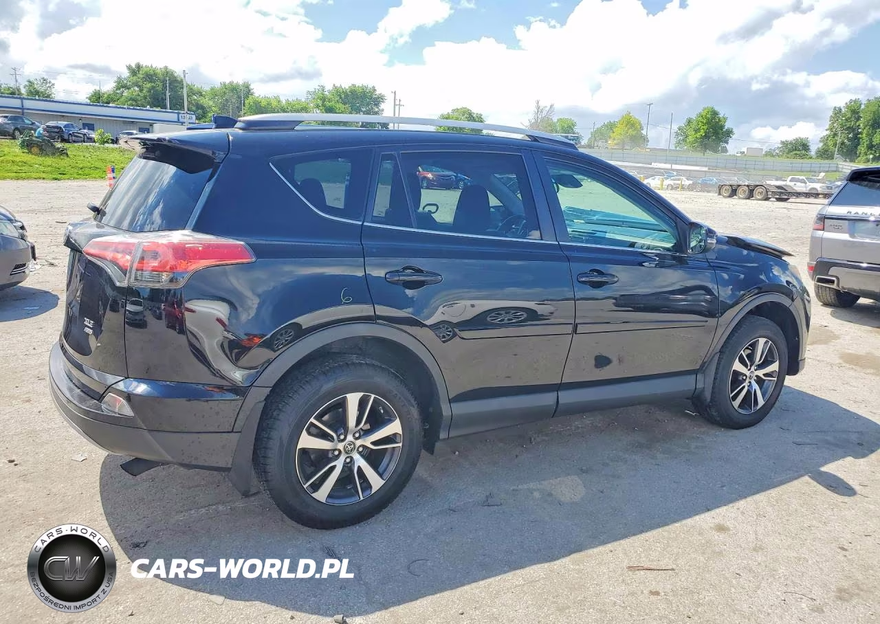 2017 Toyota Rav4 Xle VIN:2T3RFREV2HW633587 - 3