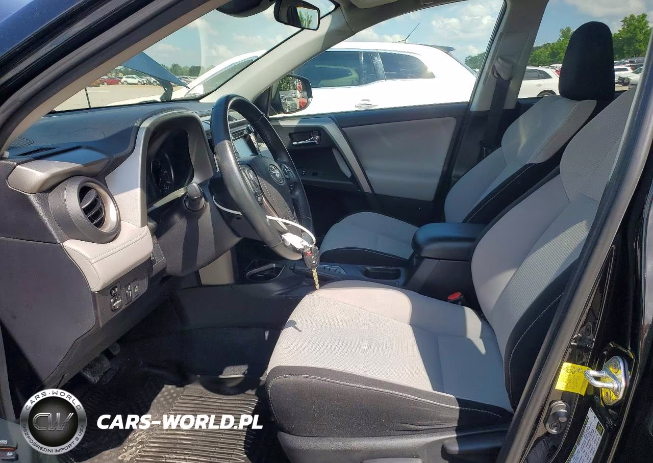 2017 Toyota Rav4 Xle VIN:2T3RFREV2HW633587 - 7