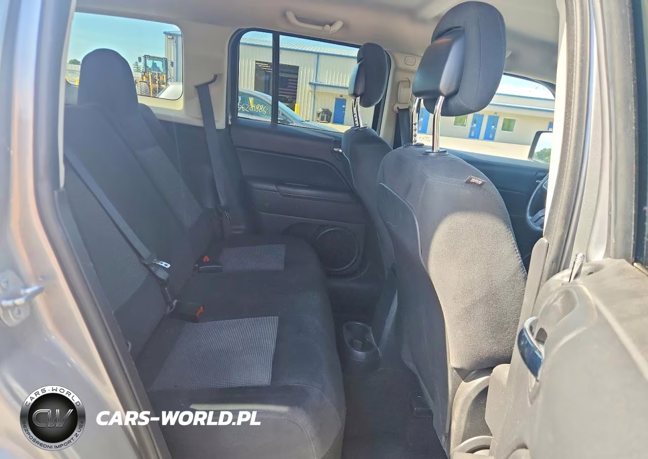 2014 Jeep Patriot Latitude VIN:1C4NJRFB3ED884127 - 10