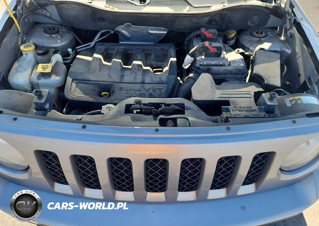 2014 Jeep Patriot Latitude VIN:1C4NJRFB3ED884127 - 11