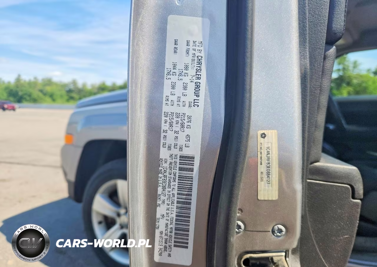 2014 Jeep Patriot Latitude VIN:1C4NJRFB3ED884127 - 12