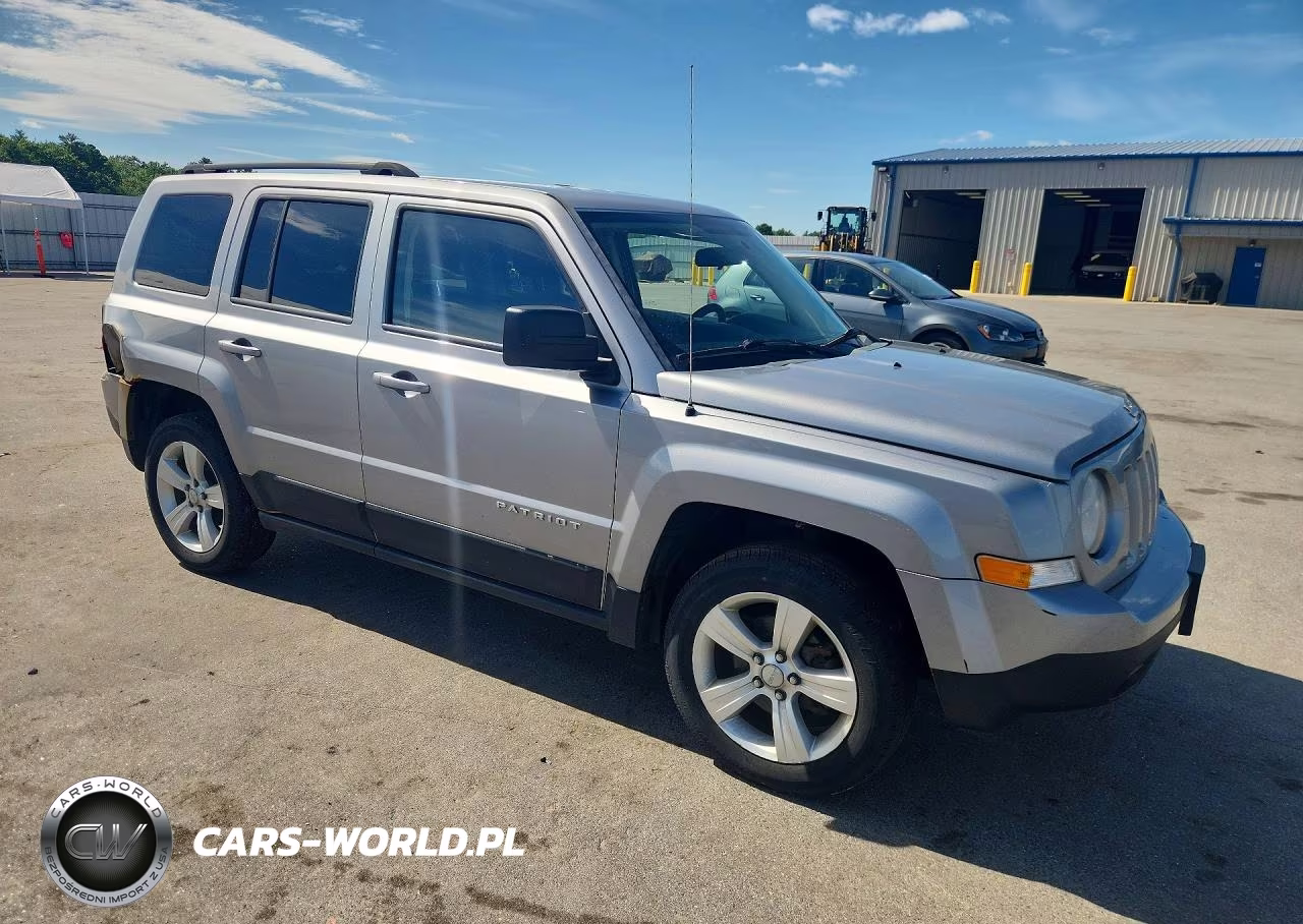 2014 Jeep Patriot Latitude VIN:1C4NJRFB3ED884127 - 4