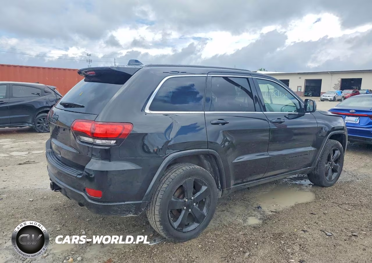 2015 Jeep Grand Cherokee Laredo VIN:1C4RJFAG8FC941335 - 3