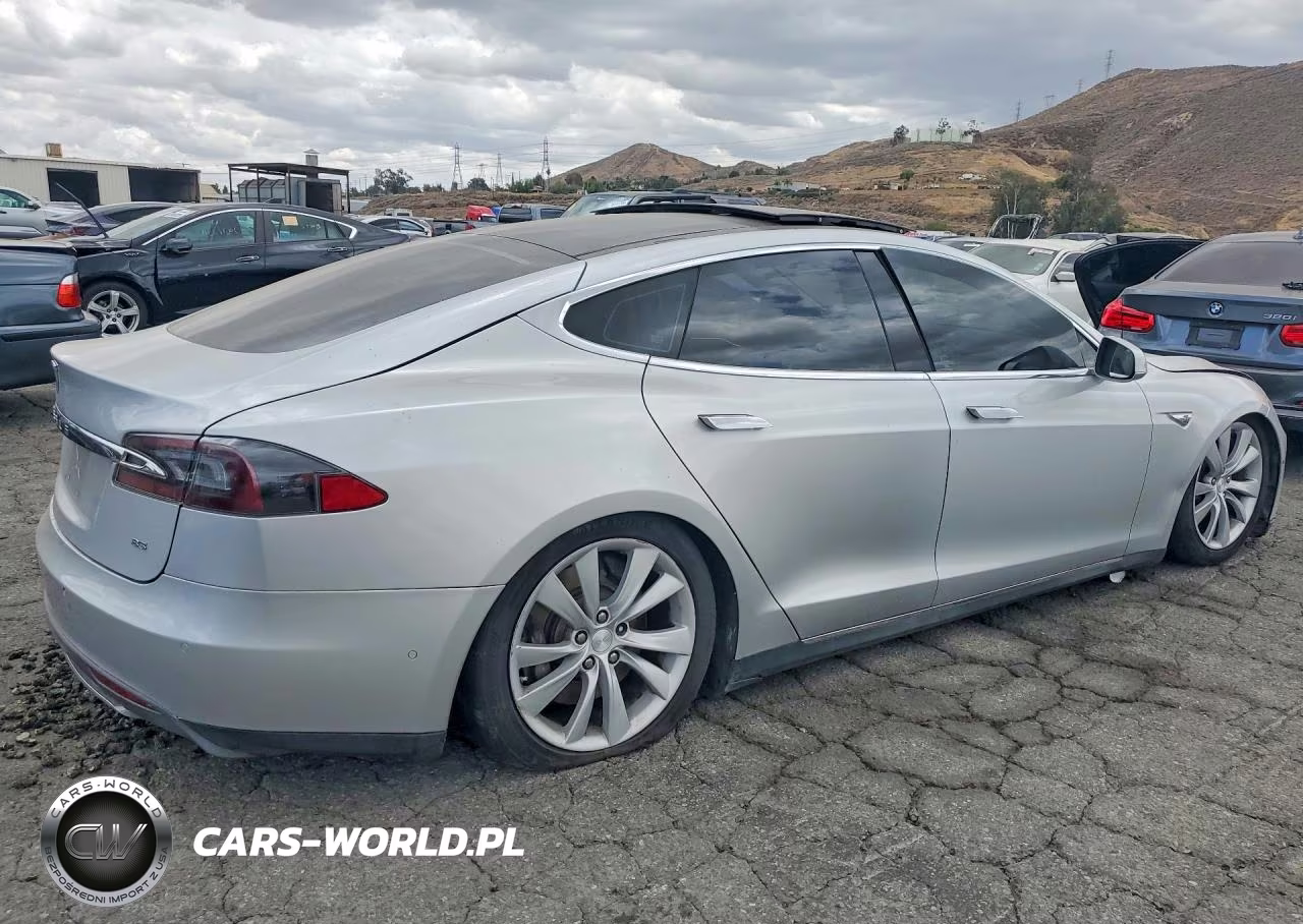2014 Tesla Model S VIN:5YJSA1H1XEFP54167 - 3