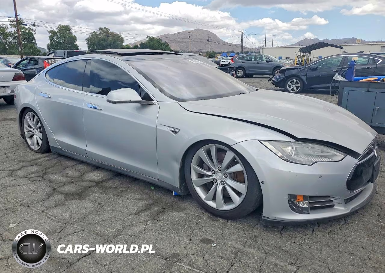 2014 Tesla Model S VIN:5YJSA1H1XEFP54167 - 4
