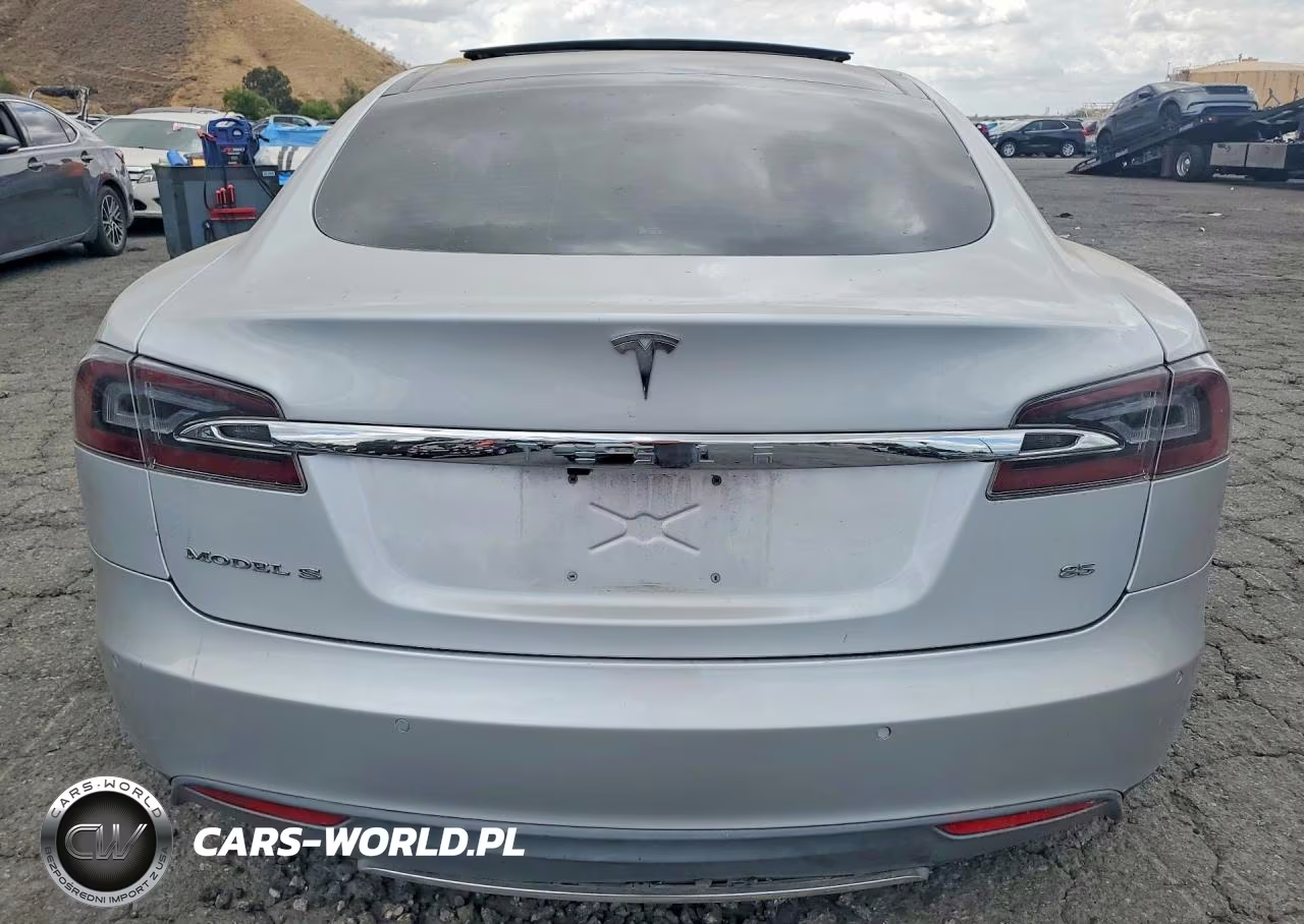 2014 Tesla Model S VIN:5YJSA1H1XEFP54167 - 6