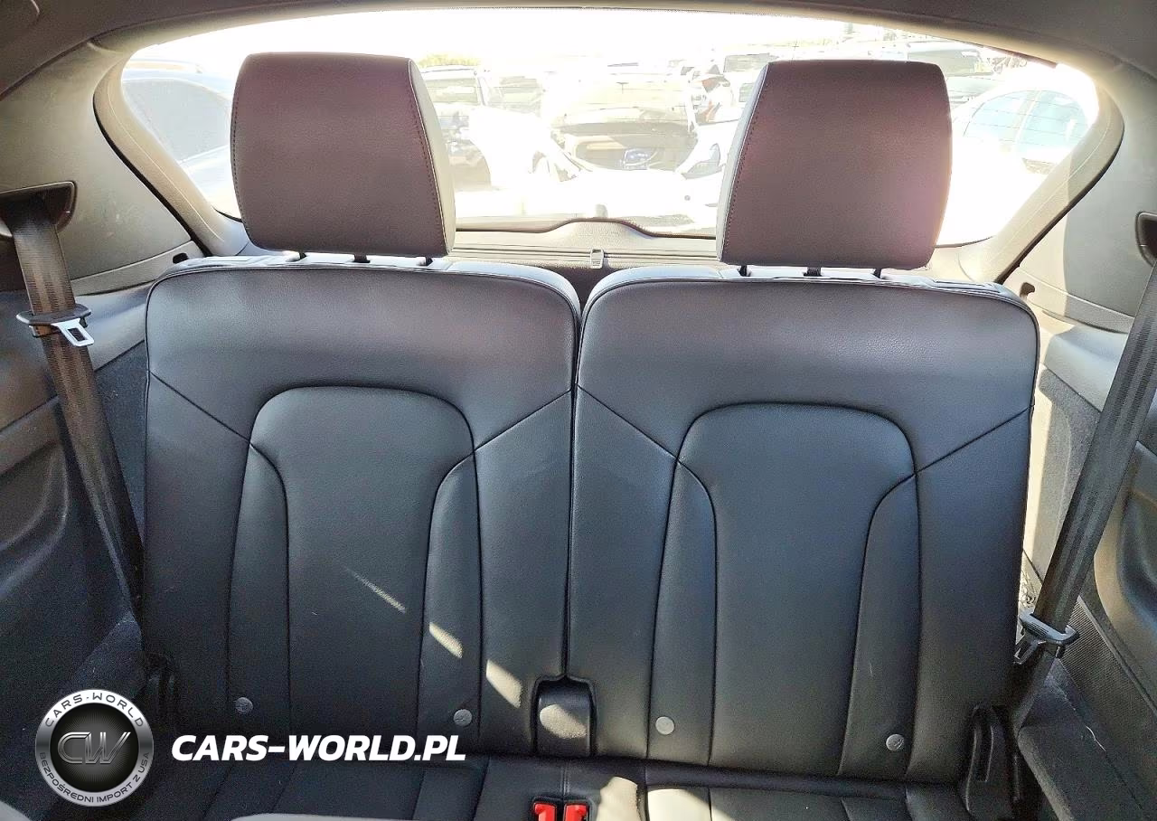 2015 Audi Q7 Prestige VIN:WA1DGAFE4FD024772 - 10