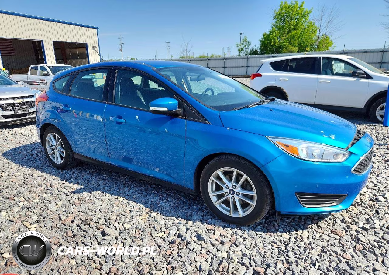 2016 Ford Focus Se VIN:1FADP3K25GL253861 - 4