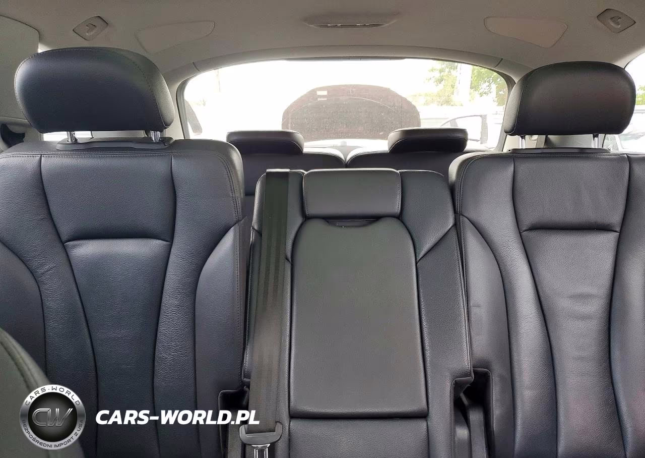 2018 Audi Q7 Premium Plus VIN:WA1LAAF73JD045538 - 10