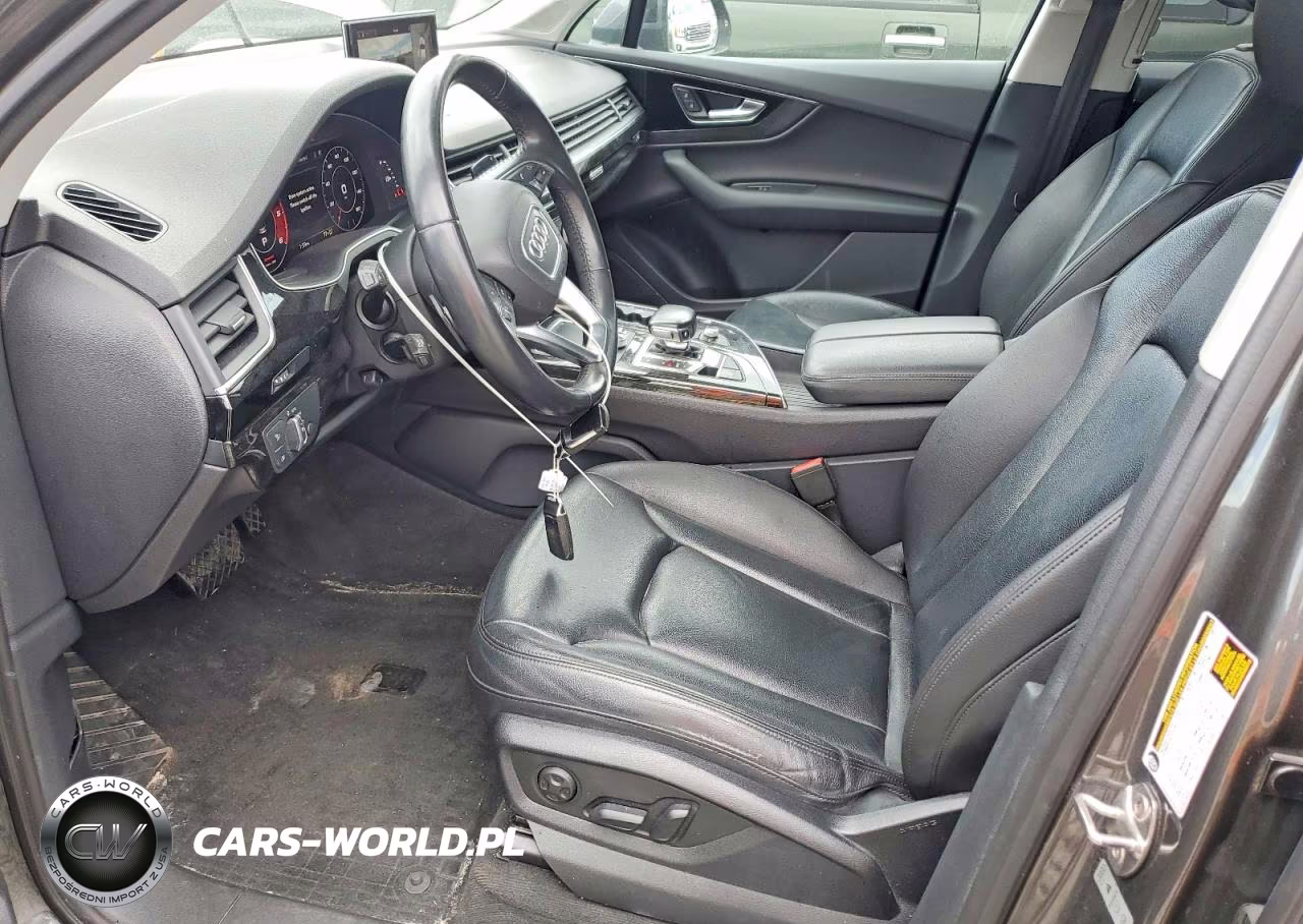 2018 Audi Q7 Premium Plus VIN:WA1LAAF73JD045538 - 7