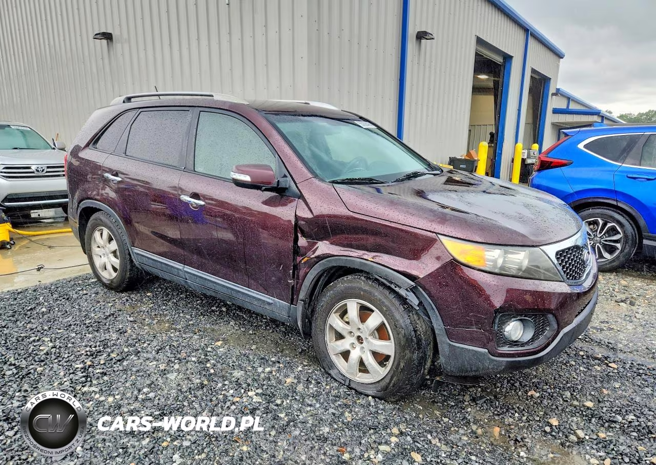 2013 Kia Sorento Lx VIN:5XYKT3A66DG393877 - 4