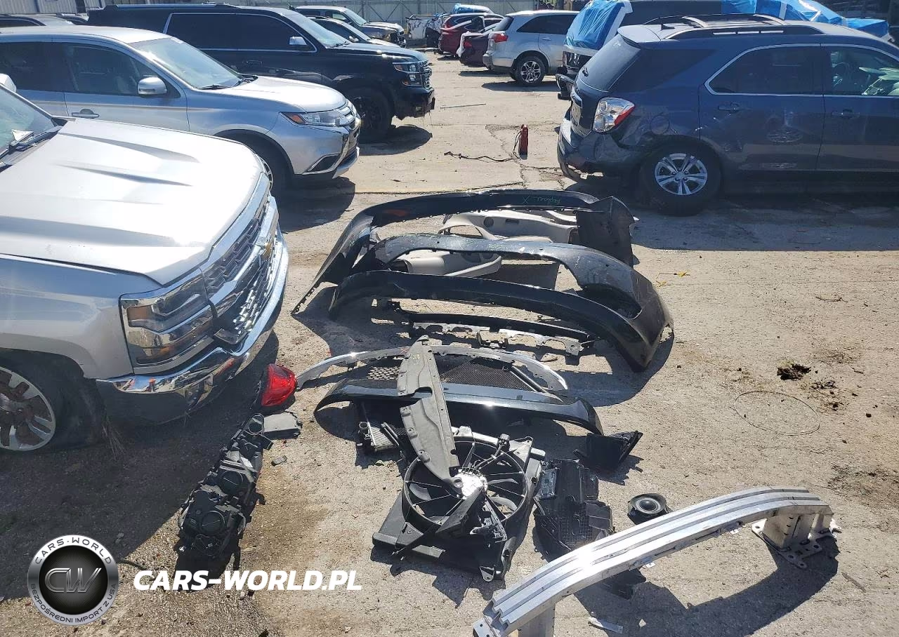 2020 Chrysler Pacifica Touring VIN:2C4RC1FG2LR210120 - 13