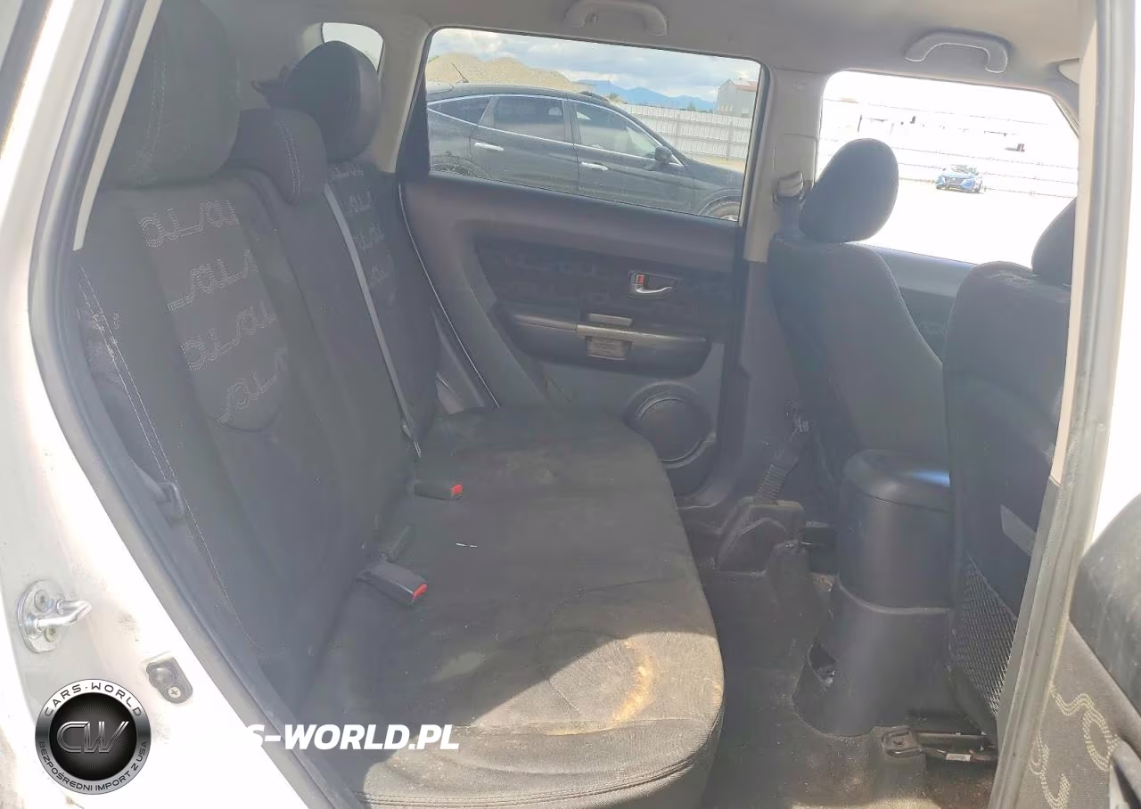 2012 Kia Soul + VIN:KNDJT2A6XC7466573 - 10