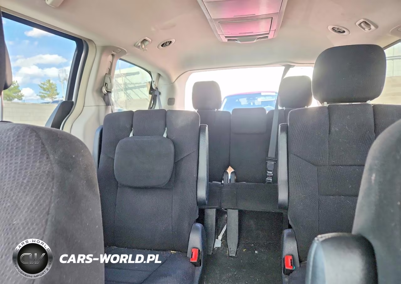 2011 Chrysler Town & Country Touring VIN:2A4RR5DG5BR708510 - 10