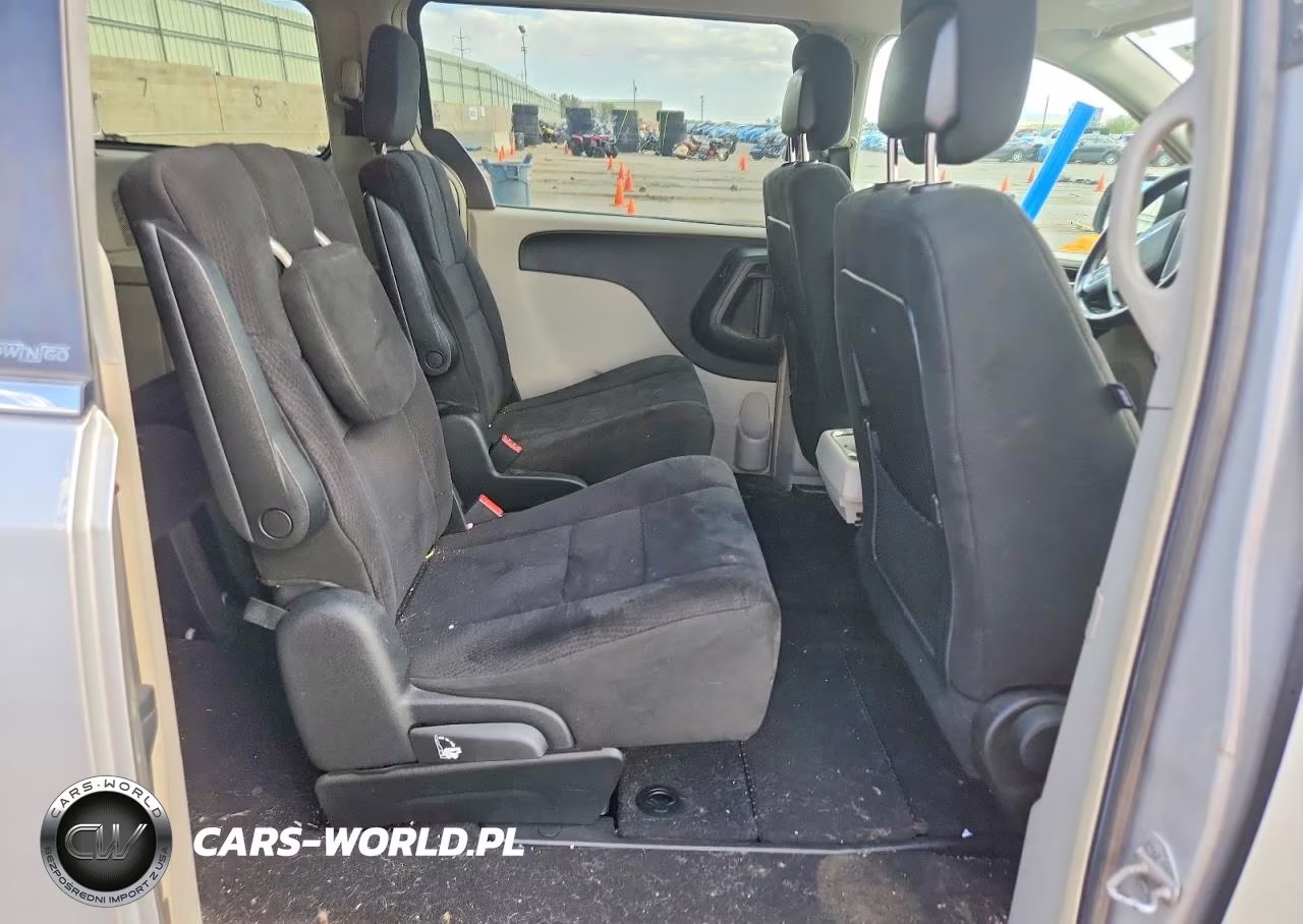 2011 Chrysler Town & Country Touring VIN:2A4RR5DG5BR708510 - 11