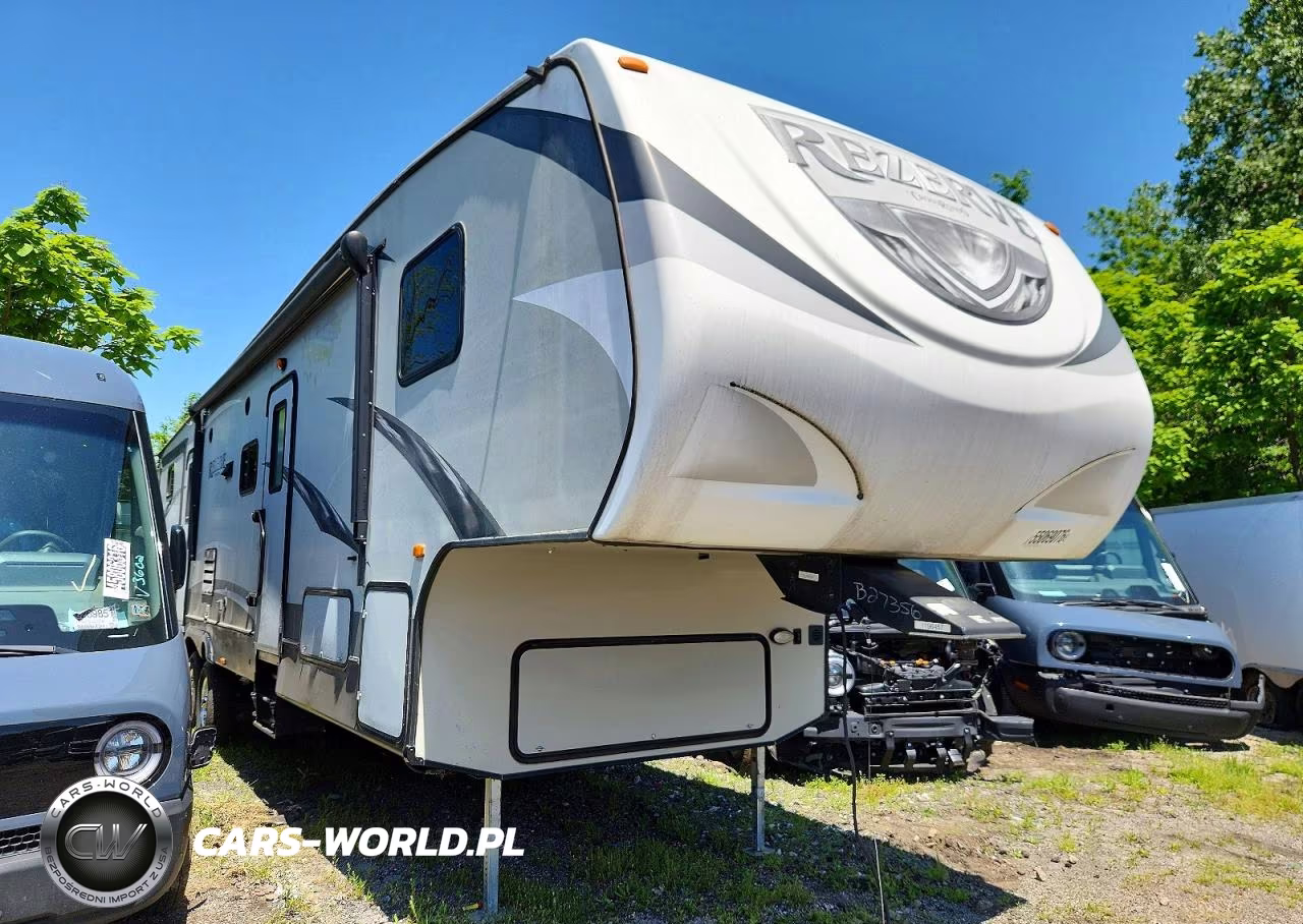 2016 Cross Roads Rezerve Camper