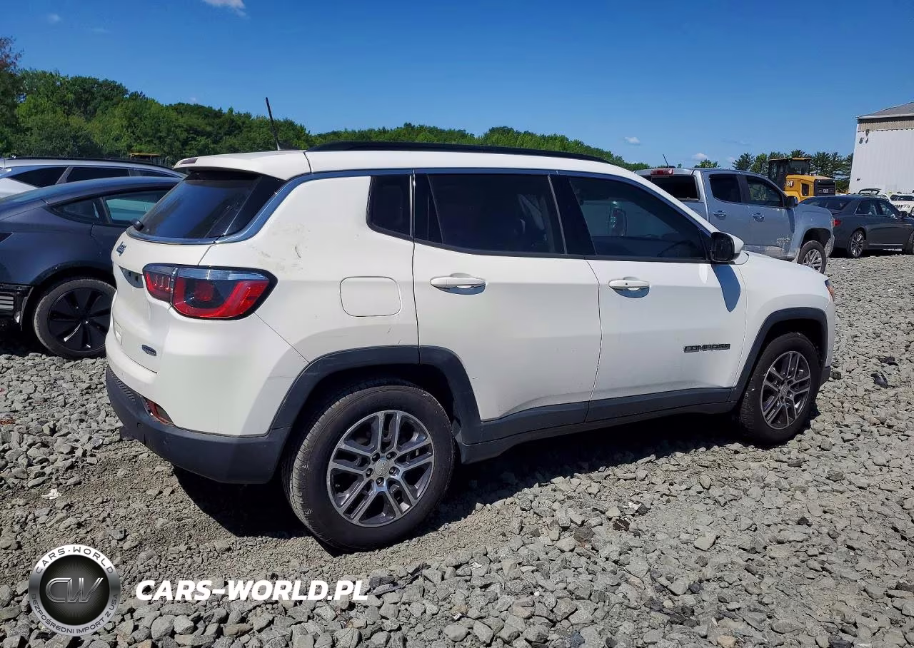 2017 Jeep Compass Latitude VIN:3C4NJCBB8HT653032 - 3