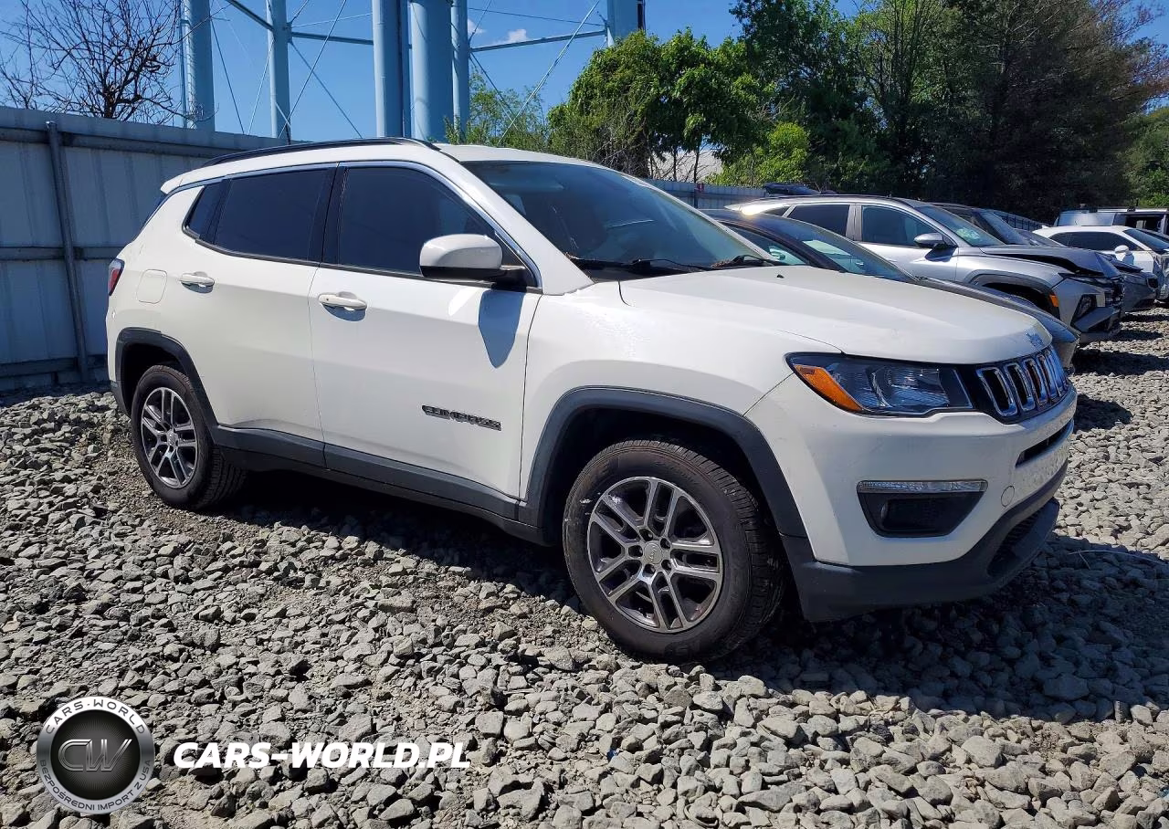 2017 Jeep Compass Latitude VIN:3C4NJCBB8HT653032 - 4