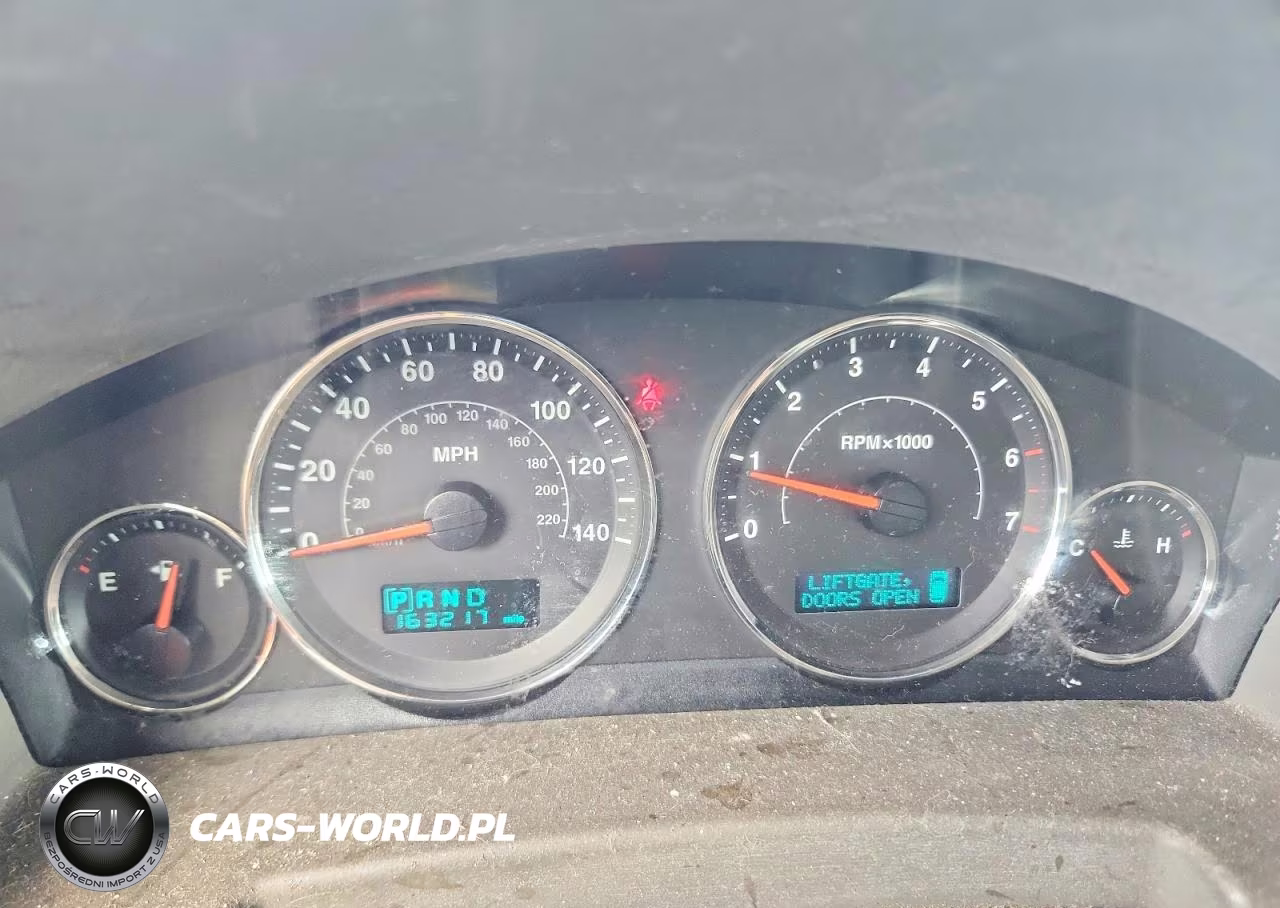 2007 Jeep Commander Sport VIN:1J8HG48K27C654642 - 9