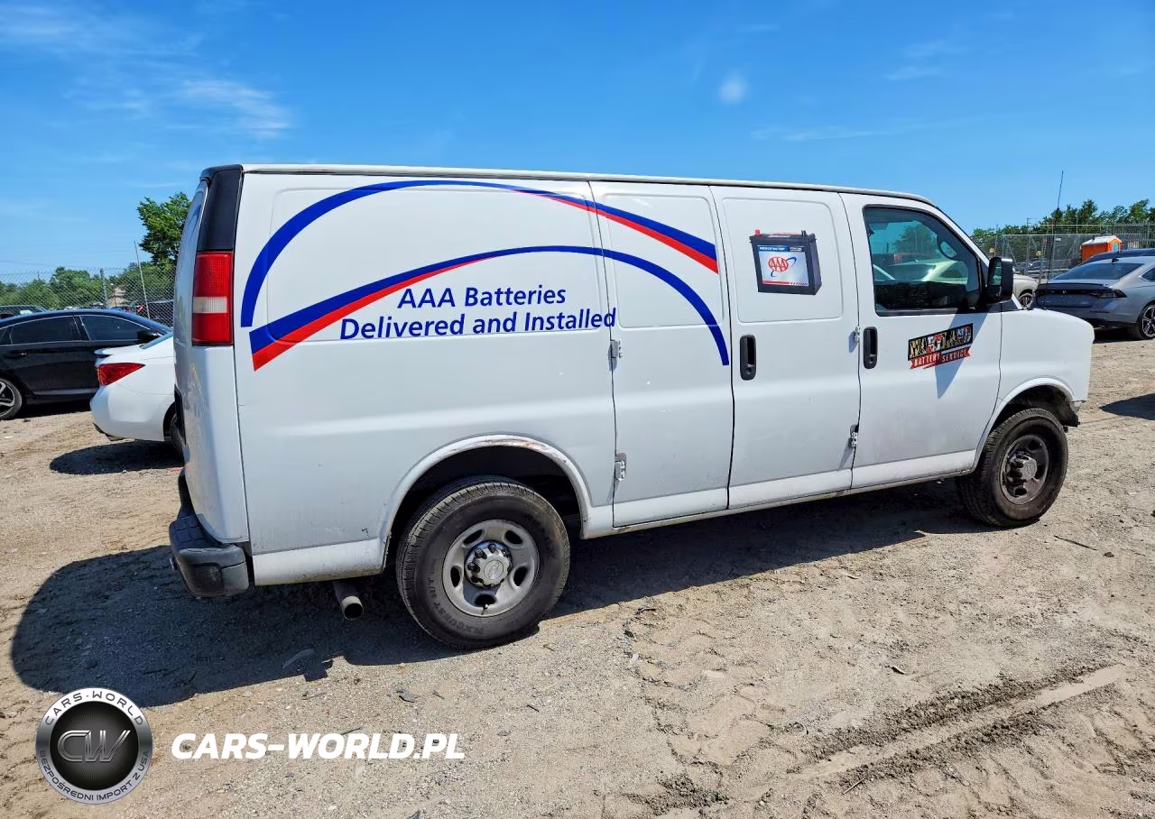 2015 Chevrolet Express G2500 VIN:1GCWGFCFXF1154856 - 3
