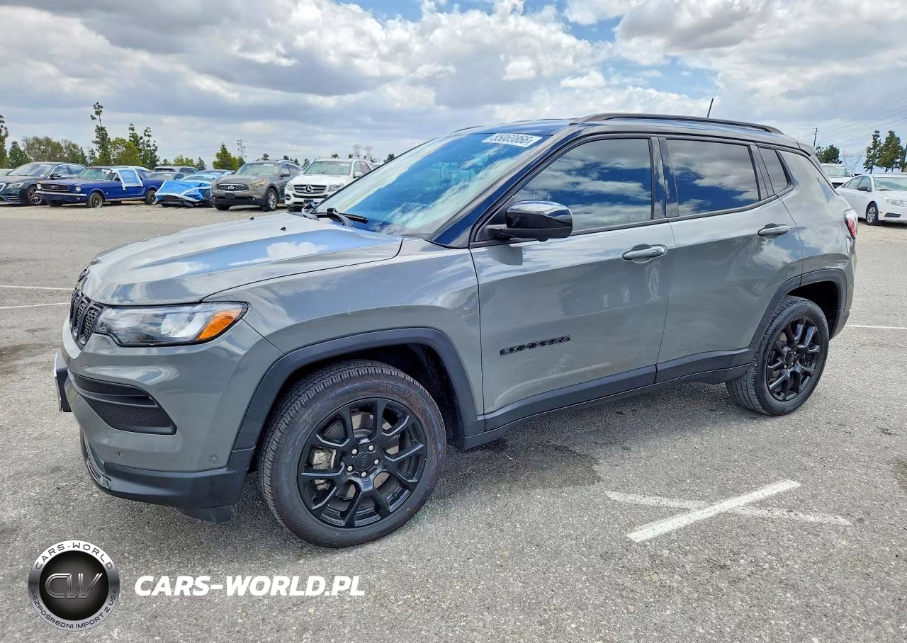 2023 Jeep Compass Latitude – zdjęcie 1 z 13
