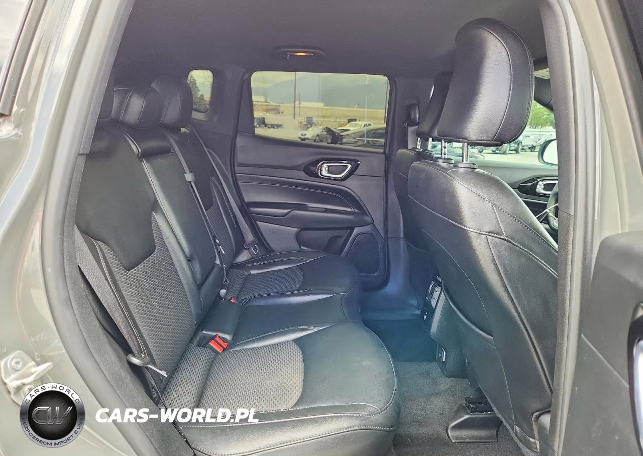 2023 Jeep Compass Latitude VIN:3C4NJDBN6PT556328 - 11