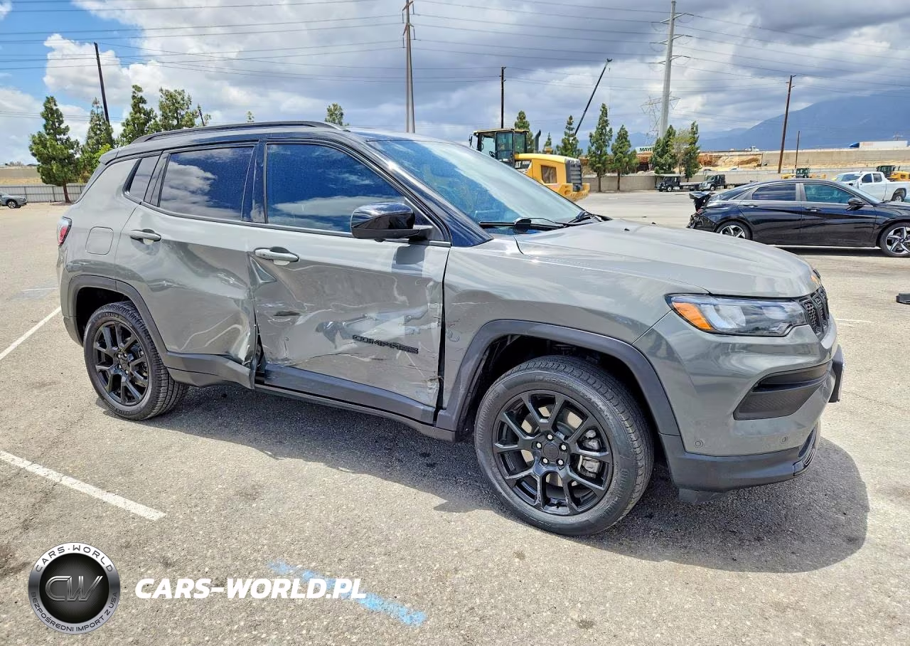 2023 Jeep Compass Latitude VIN:3C4NJDBN6PT556328 - 4