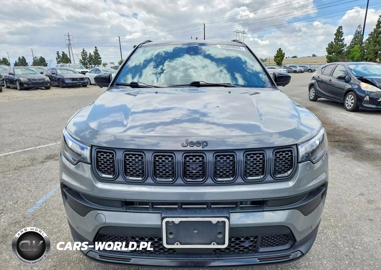 2023 Jeep Compass Latitude VIN:3C4NJDBN6PT556328 - 5