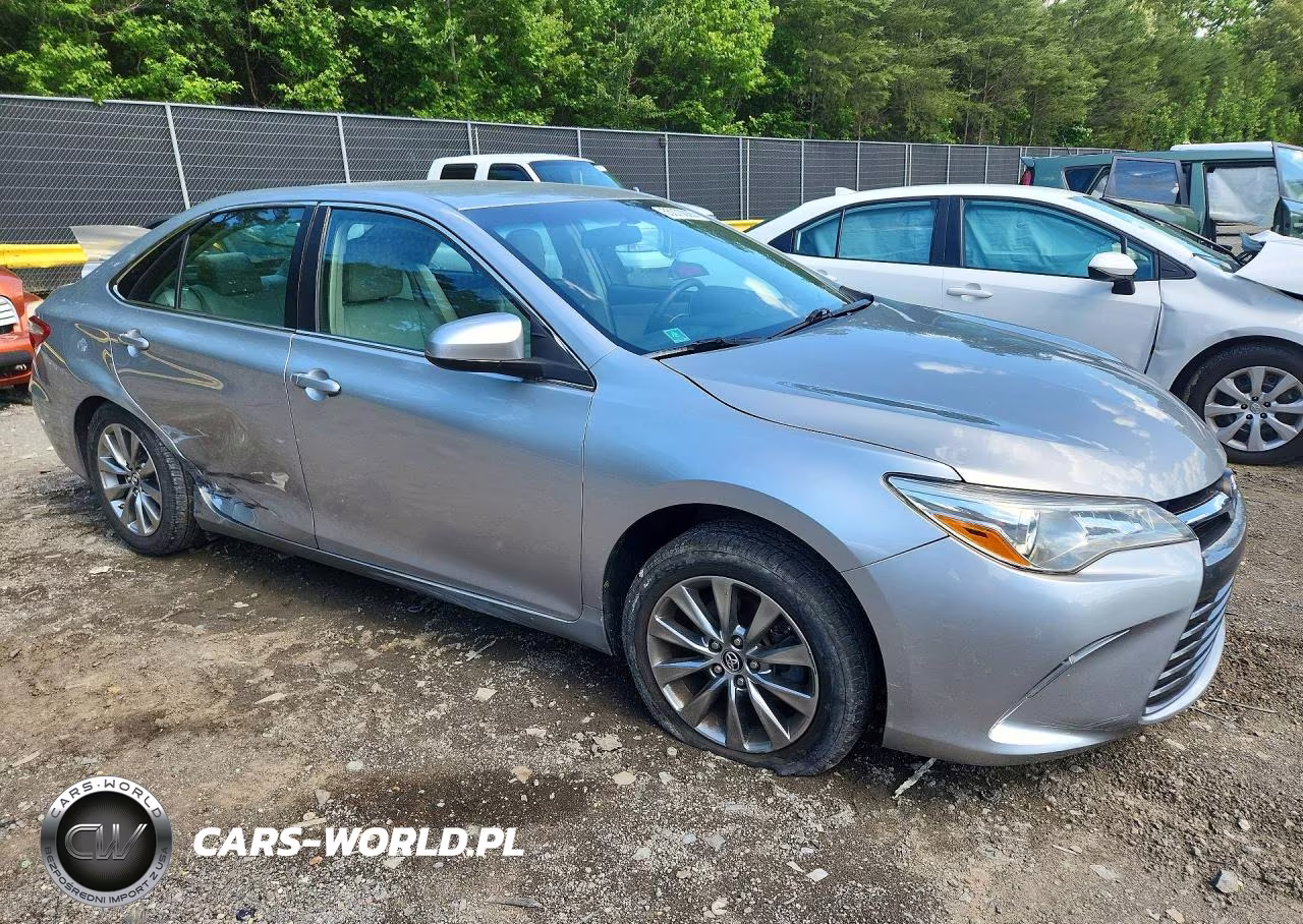 2017 Toyota Camry Xle VIN:4T1BF1FKXHU785519 - 4