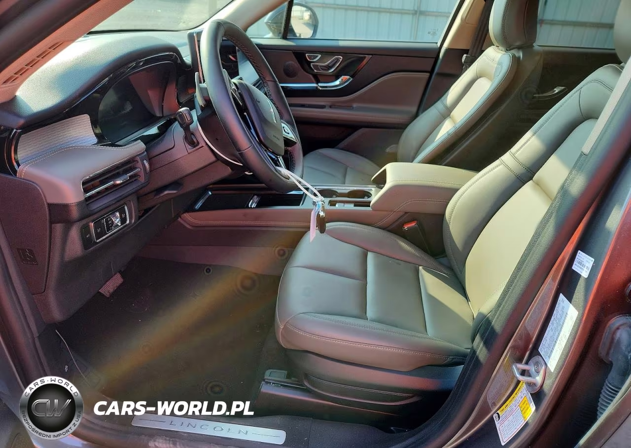 2025 Lincoln Corsair Premiere VIN:5LMCJ1CA4SUL20947 - 7