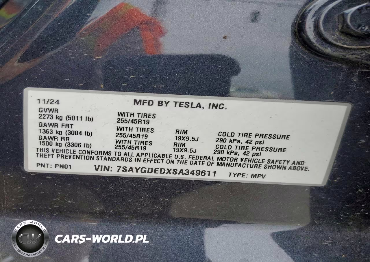 2025 Tesla Model Y VIN:7SAYGDEDXSA349611 - 12