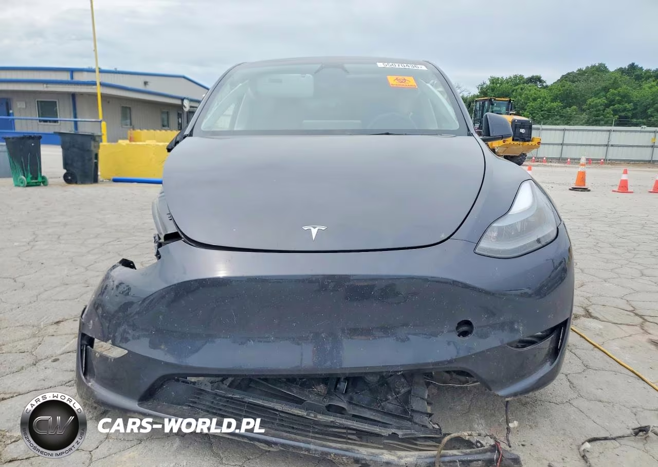 2025 Tesla Model Y VIN:7SAYGDEDXSA349611 - 5