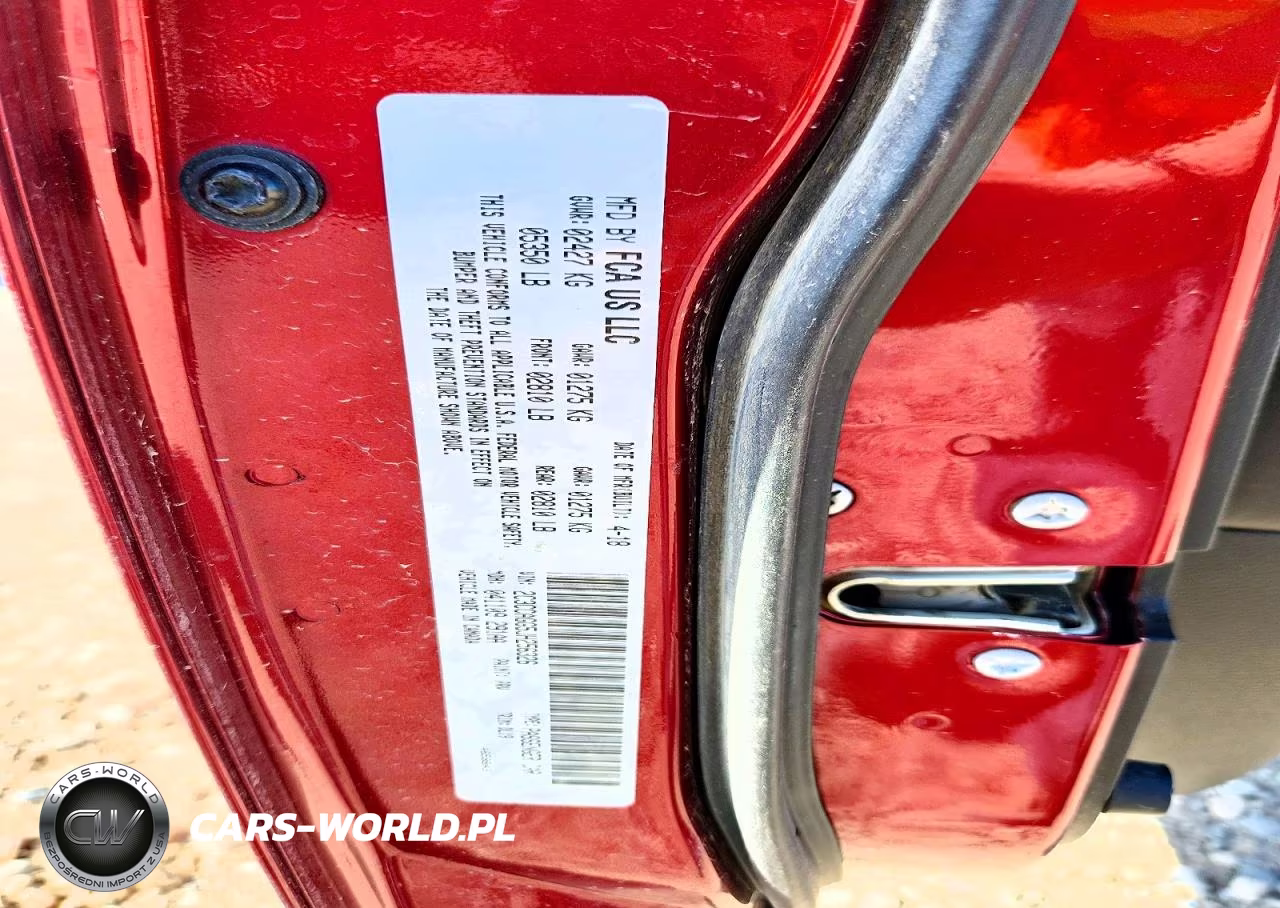 2018 Chrysler 300 S VIN:2C3CCAGG5JH256326 - 13