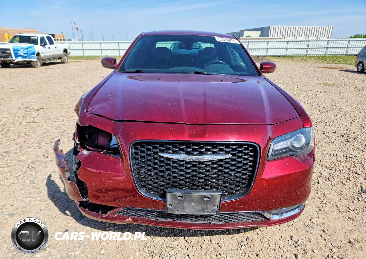 2018 Chrysler 300 S VIN:2C3CCAGG5JH256326 - 5