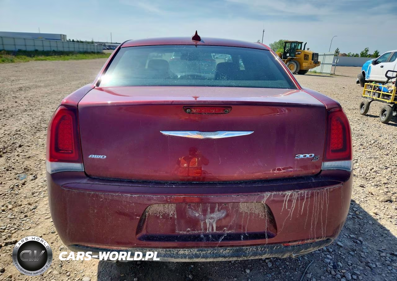 2018 Chrysler 300 S VIN:2C3CCAGG5JH256326 - 6