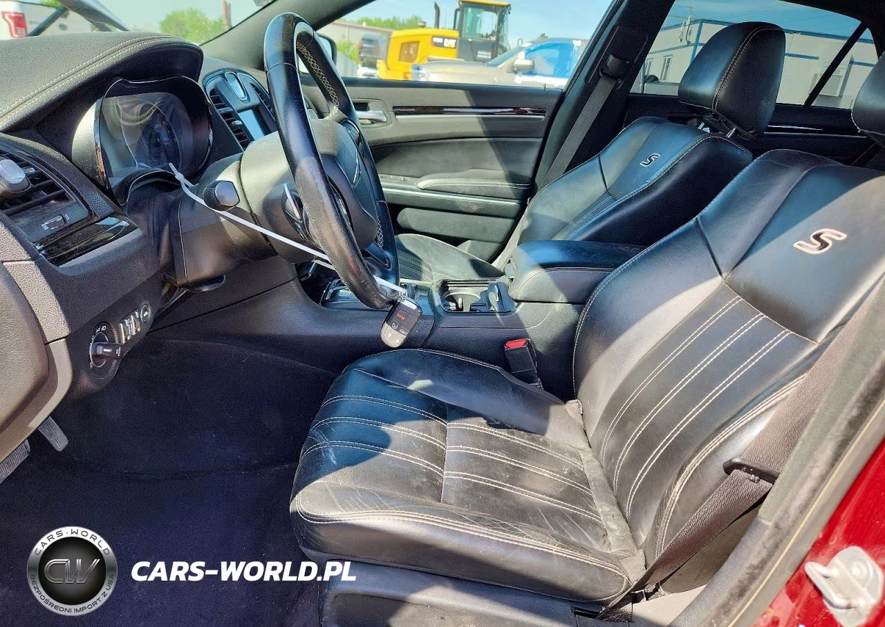 2018 Chrysler 300 S VIN:2C3CCAGG5JH256326 - 7