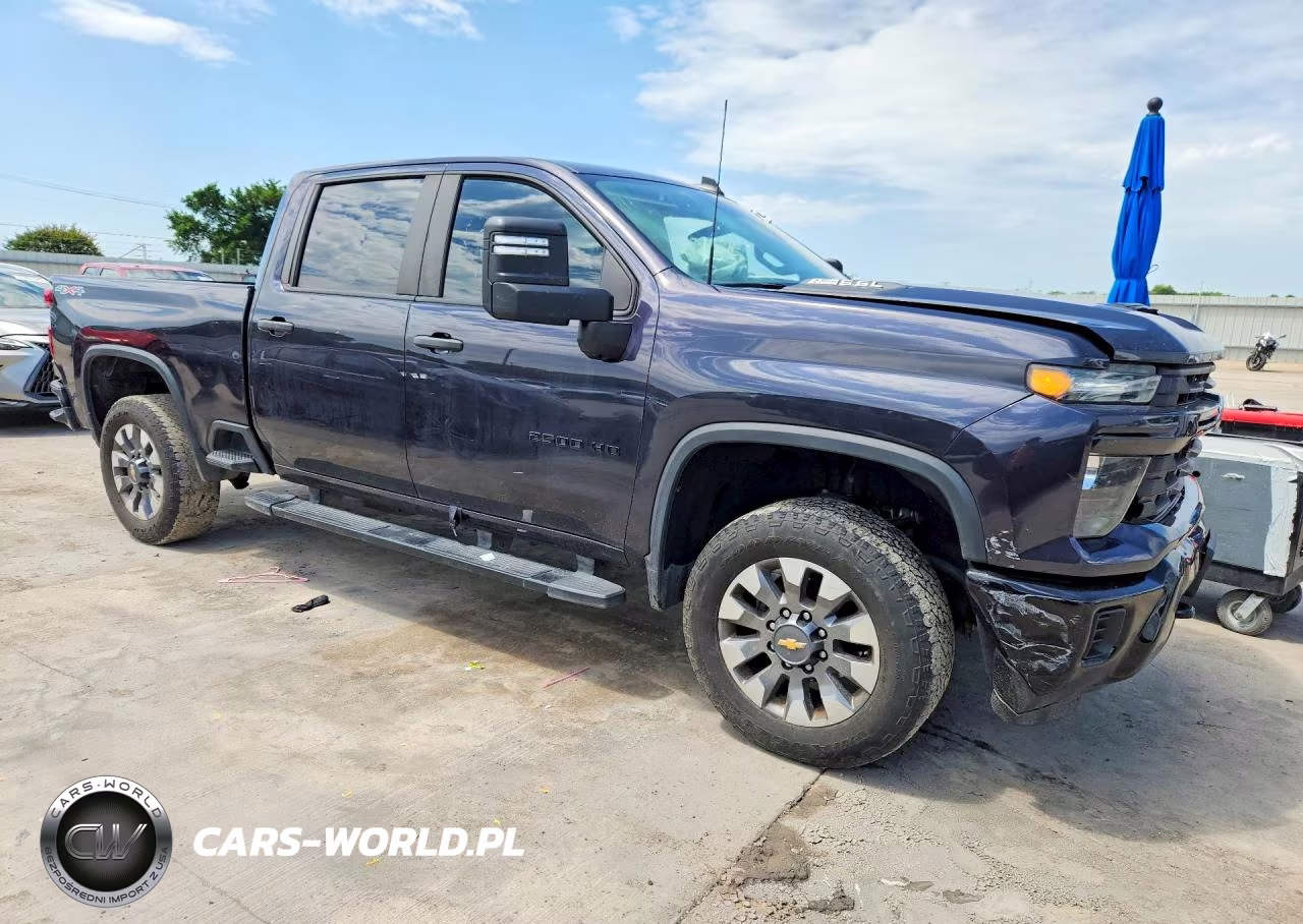 2024 Chevrolet Silverado K2500 Custom VIN:2GC4YME71R1116624 - 4
