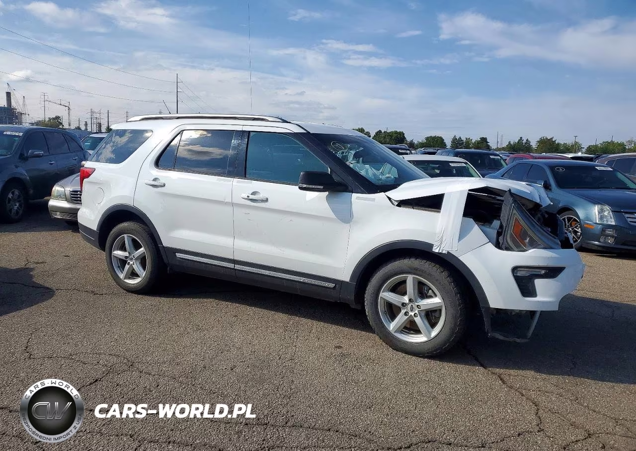 2019 Ford Explorer Xlt VIN:1FM5K7D82KGB25757 - 4