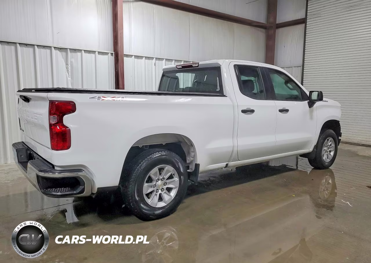 2025 Chevrolet Silverado K1500 VIN:1GCRKAEK2SZ271626 - 3
