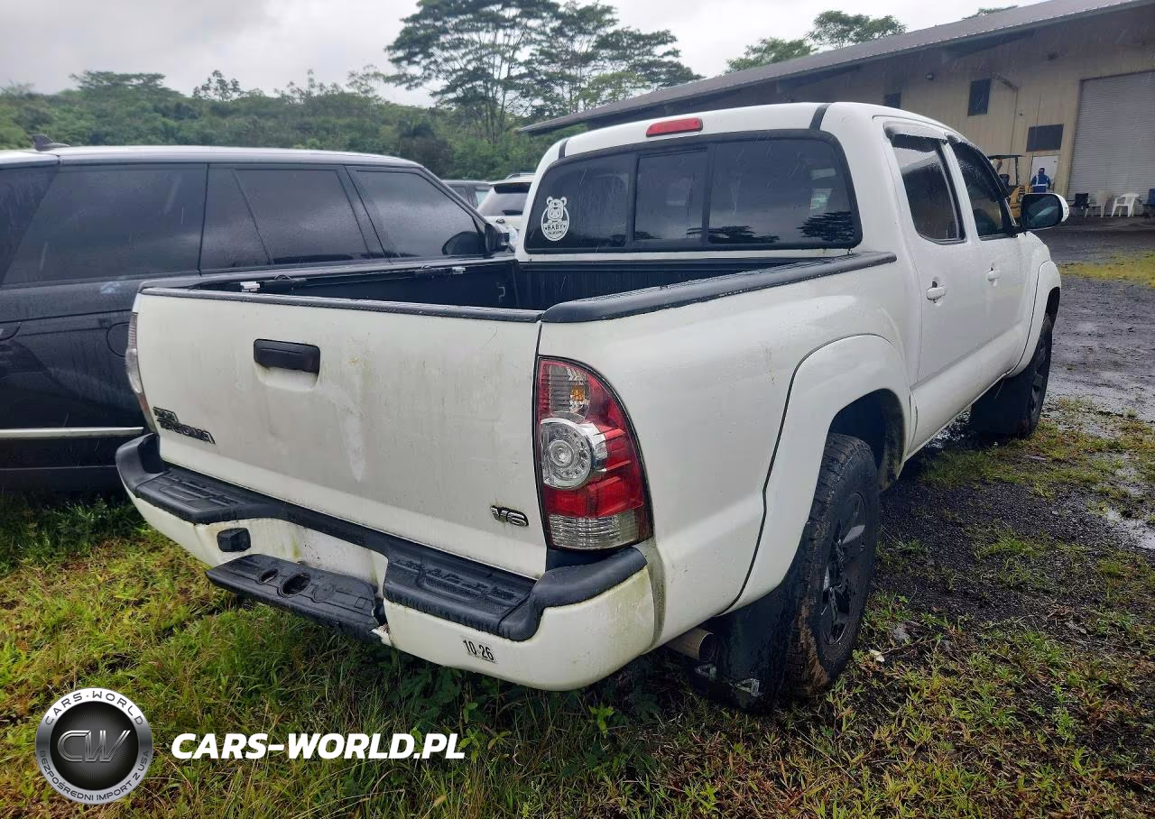 2015 Toyota Tacoma V6 VIN:5TFLU4EN4FX135107 - 3