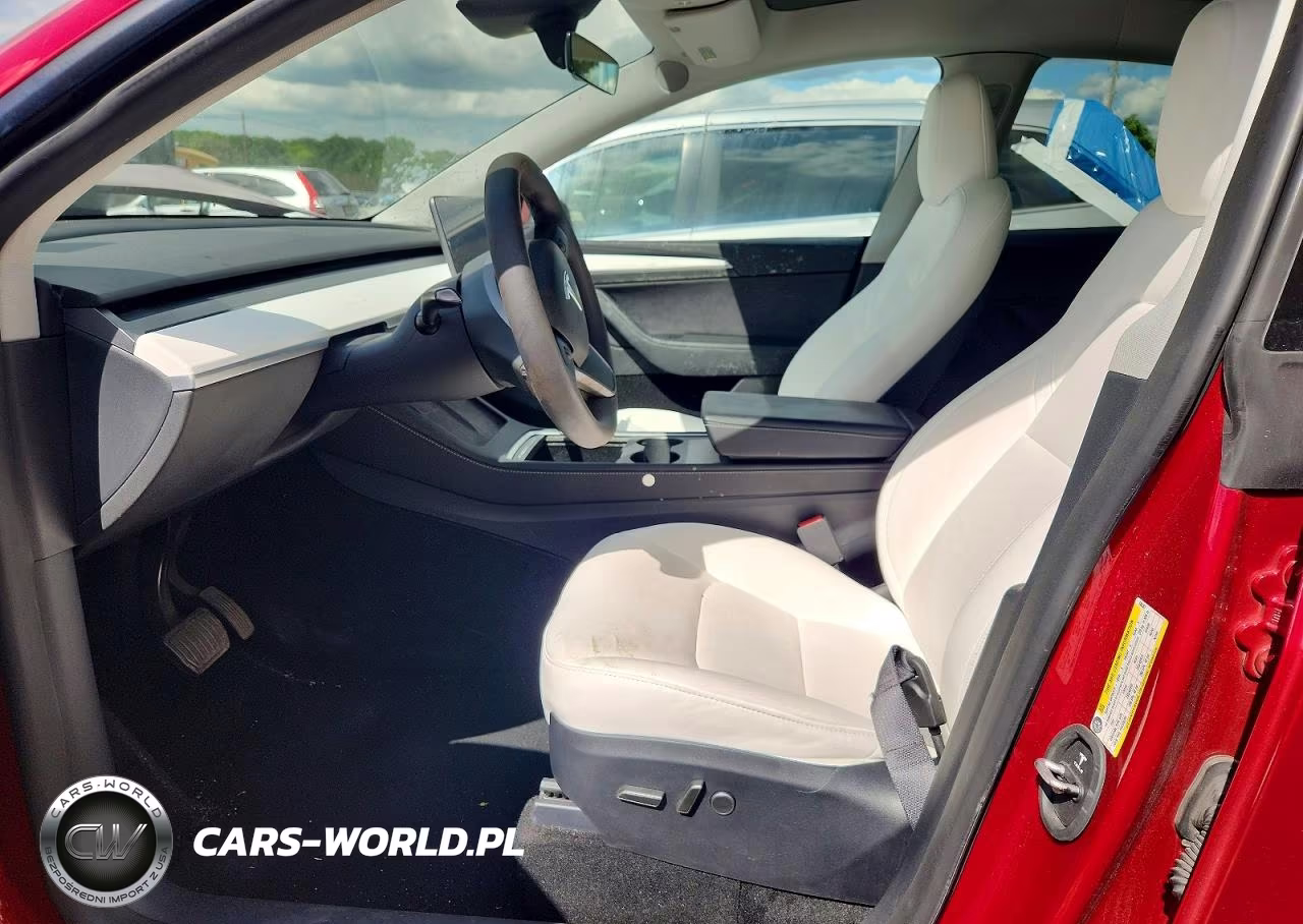 2024 Tesla Model Y VIN:7SAYGDEDXRF046387 - 7