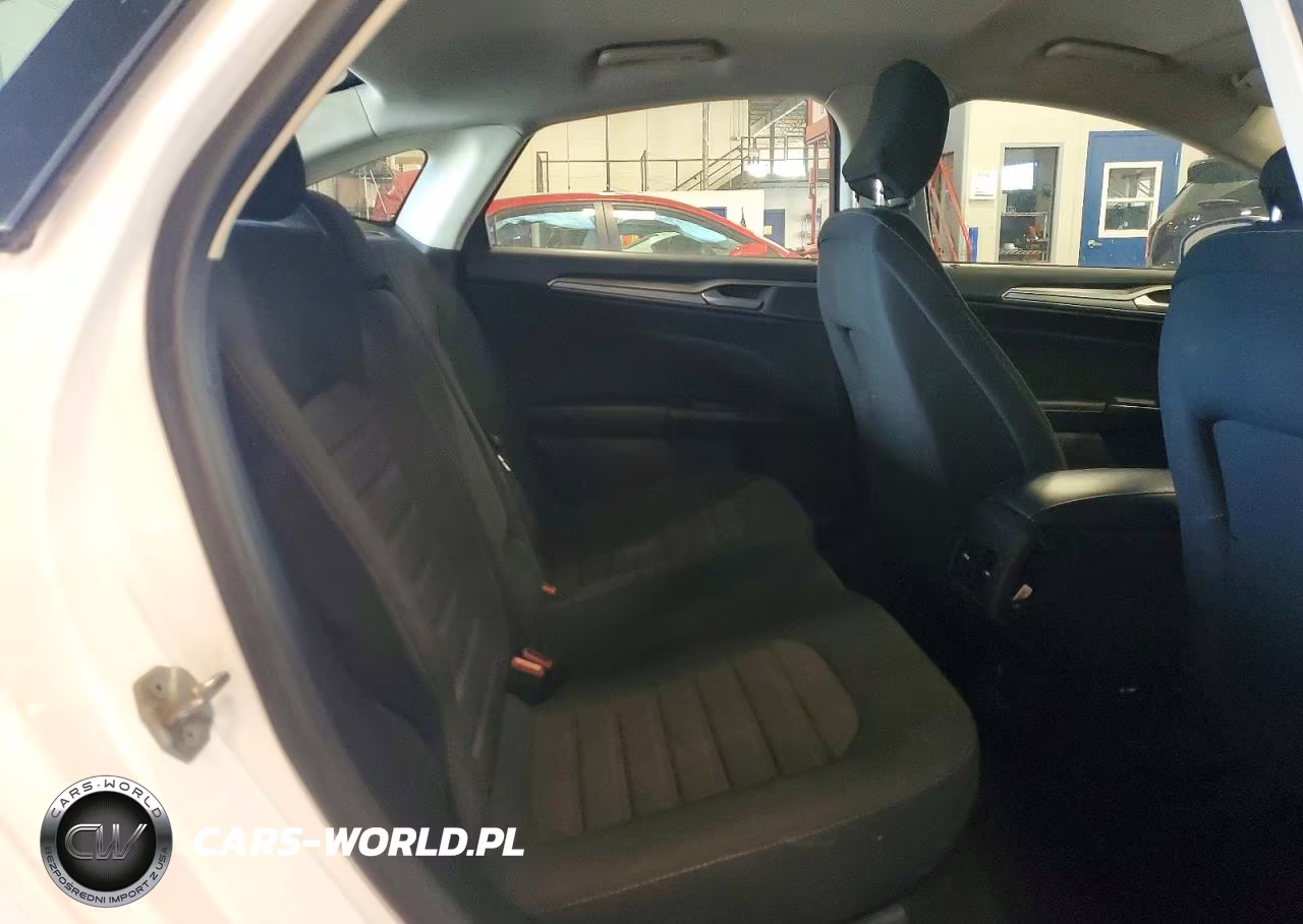 2020 Ford Fusion Se VIN:3FA6P0T9XLR170537 - 10
