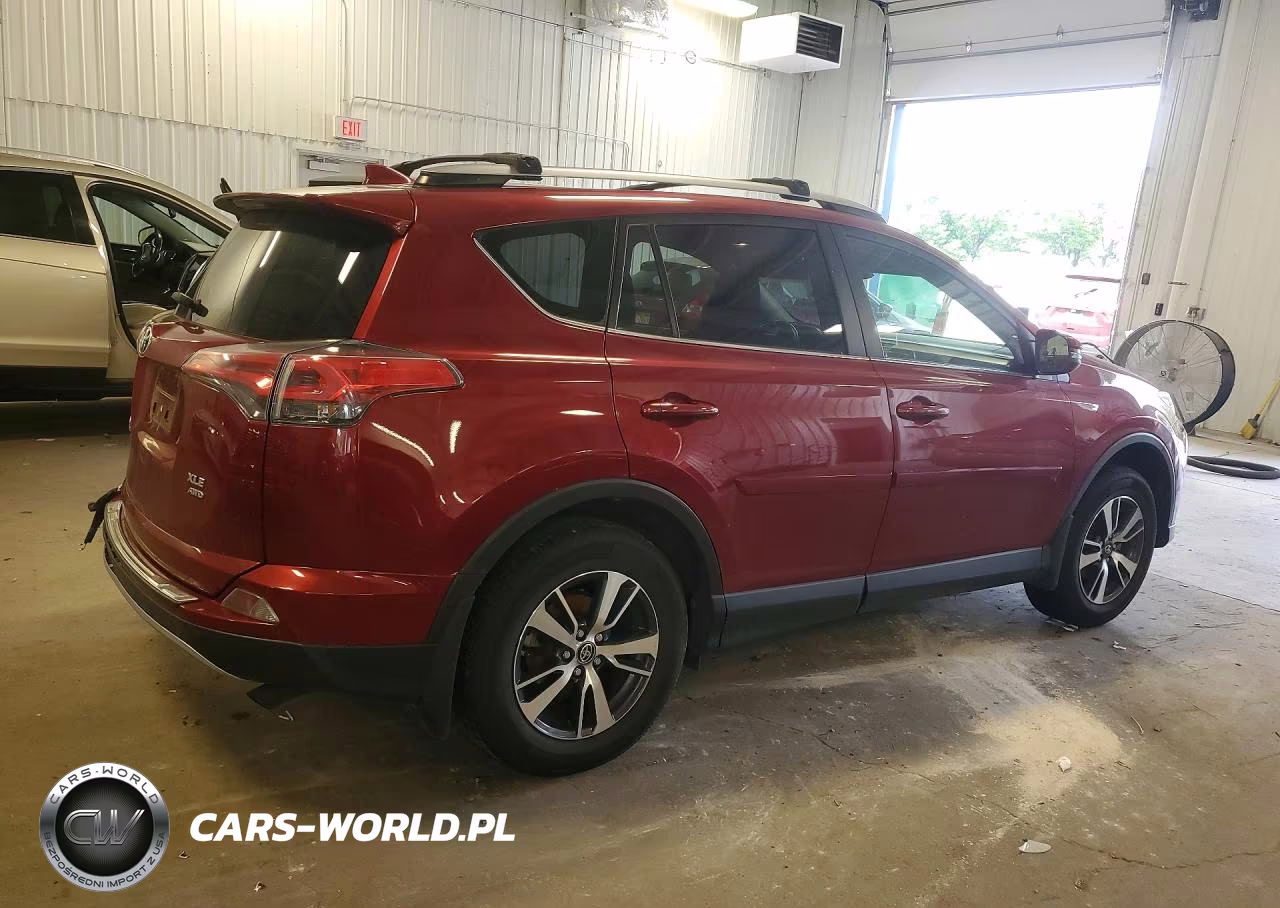 2018 Toyota Rav4 Xle VIN:JTMRFREV7JD256807 - 3